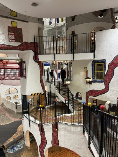 Kids Plaza, incredible Omurice, and books in English – Day 29 – Oct 1, 2025