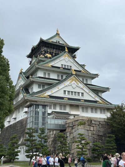 Osaka castle in the heat, remedied by steaming hot ramen – Day 39 – Oct 11, 2025